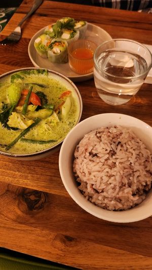 Green curry with purple rice, summer rolls at Kapunka Vegan in Paris