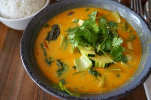 Yellow curry w/summer vegetables at Kapunka Vegan in Paris