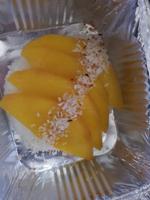 Take away Mango & Sticky Rice 9€ at Kapunka Vegan in Paris