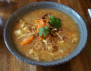 Kao Tom (soup with rice, potatoes and sweet potatoes) at Kapunka Vegan in Paris