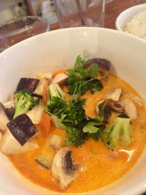 Panang curry at Kapunka Vegan in Paris