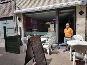 front with terrace at Pizza Break in Torhout