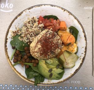 Vegan lunch bowl at Byoko in Malaga