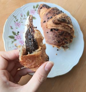 vegan chocolate croissant - inside #Veganuary at Nah am Wasser - Neukölln in Berlin