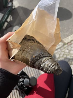Coal croissant   at Nah am Wasser - Neukölln in Berlin