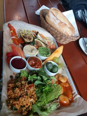 Vegane Platte at Nah am Wasser - Neukölln in Berlin