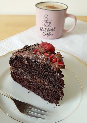 Vegan chocolate cake - purchased for take-away and consumed at home at Nah am Wasser - Neukölln in Berlin