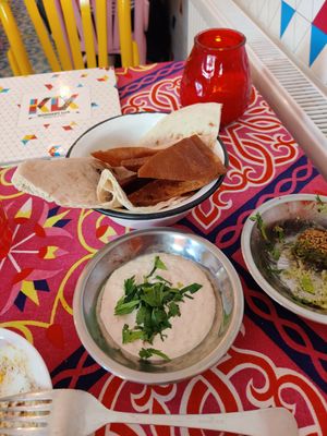 Salzzitronen-Tahina at Koshary Lux in Berlin