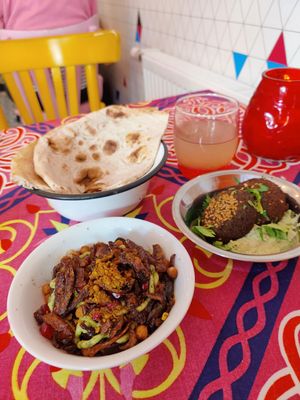 Geröstete Aubergine und Favabohnen-Falafel at Koshary Lux in Berlin