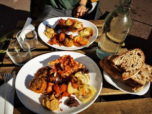 Buffet on scale at La Table à l'Envers in Marseille