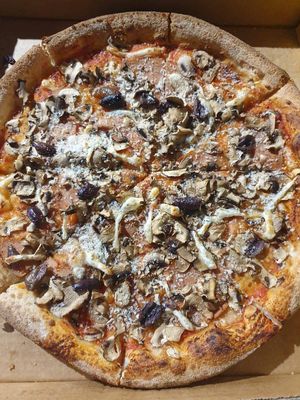 Capiche (capriciossa) $14.00: crispy, delicious, but mushrooms+ham are paper tracing thin at Duke Pizza in Melbourne