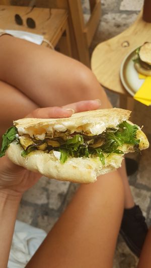 Zucchini, rucola and vegan mayo pita at Cactus in Polignano A Mare