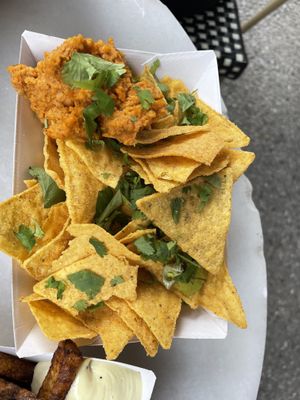 Nachos mit Humus   at Cool Cats in Chamonix-mont-blanc