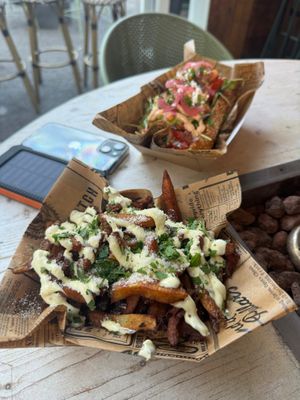 Fries (not vegan — my dad ordered this) at Cool Cats in Chamonix-mont-blanc