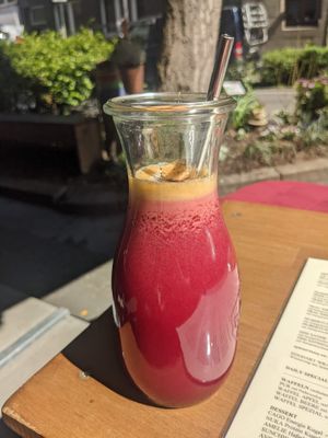 Juice with ginger at vevi Café - vegan specialities in Cologne