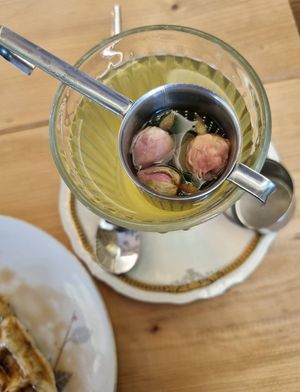 Rosentee at vevi Café - vegan specialities in Cologne