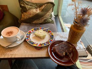Avocado Lime Cake & Banana Bread at vevi Café - vegan specialities in Cologne