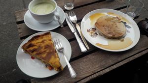 Light lunch at vevi Café - vegan specialities in Cologne