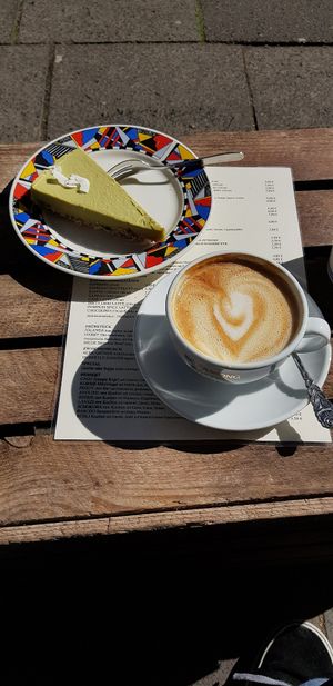 Raw Cake + Soy Cappuccino at vevi Café - vegan specialities in Cologne