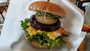 Terhyaki eggs burger at Shizen Inu - We Are Vegan Cafe - 自然いぬ   in Yomitan