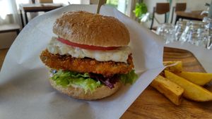 Fish burger at Shizen Inu - We Are Vegan Cafe - 自然いぬ   in Yomitan