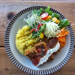 Fish fries bowl at Shizen Inu - We Are Vegan Cafe - 自然いぬ   in Yomitan
