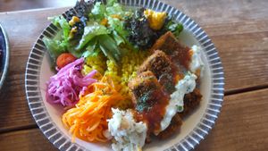 Fish fries bowl at Shizen Inu - We Are Vegan Cafe - 自然いぬ   in Yomitan