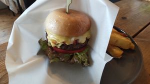 Gluten-free Cheese burger at Shizen Inu - We Are Vegan Cafe - 自然いぬ   in Yomitan