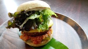 Vegan cheese burger at Shizen Inu - We Are Vegan Cafe - 自然いぬ   in Yomitan