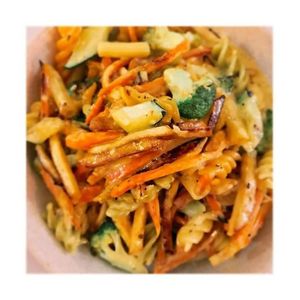 Massa salteada com tofu e legumes   at Abrigo da Alma in Tomar