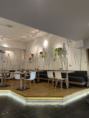 Inside  at Dean & David - JFK in Luxembourg City