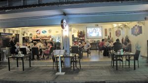 Good food and good music at Silvio's Bistro in Bangkok