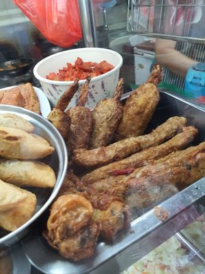 Fried stuff ~ Circuit Breaker Period Phase 3 at Yuan Man Vegetarian 圓滿素食 - Circuit Rd in Central Singapore