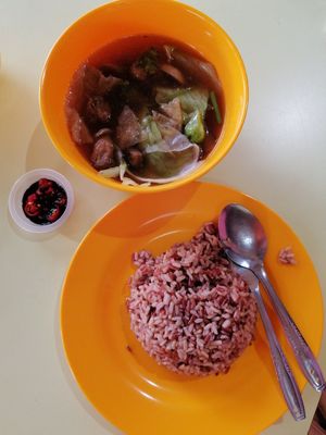Bak tu te at Yuan Man Vegetarian 圓滿素食 - Circuit Rd in Central Singapore