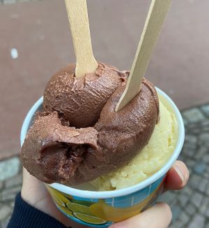 Chocolate and vanilla scoops   at Softeisbude in Leipzig