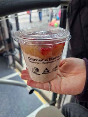 Milchreis mit Bratapfel-Zimt-Topping at Vedans in Bayreuth