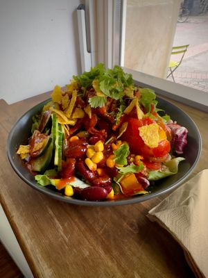 The week’s special bowl, really good! The protein was some pulled oats -style thing which had a really nice flavour! at Vedans in Bayreuth