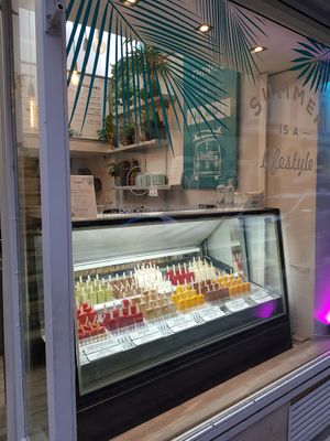 So many flavours at Anjuna Ice Pops - Sas utca in Budapest