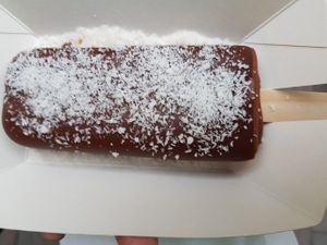 With topping at Anjuna Ice Pops - Sas utca in Budapest