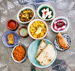 Lemon rice, dhal, curry of vegetables, samosa, etc. at SESAM in Zutphen