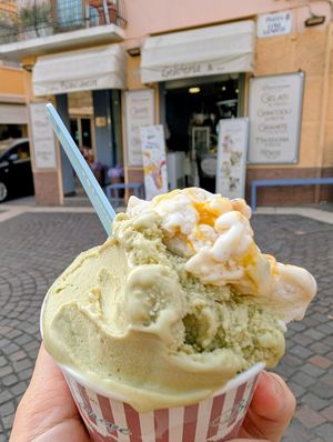Almond/Orange and pistachio at L'altra Biancaneve - Piazza Lenotti in Bardolino