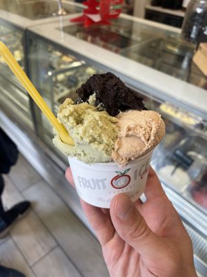 Pistaccio, dark chocolate, caramel  at Fruit & Ice Cream Factory in Genoa