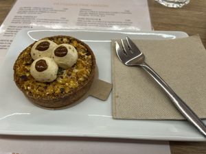 Veganer Pistazienkuchen… 😊  at La Pepite in Marseille
