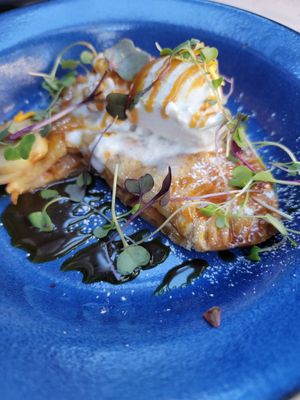 Dunken Peaches N Creamy Pastry at Om Sabor in San Francisco