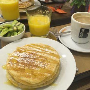 Vegan breakfast! at Biscoito in Porto