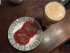 Apple smoothie, tomato and olive oil toast at Mikelazulo in Errenteria