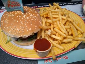 Quinoa Burger at Miss PeppeR in Frechen