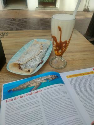 Crepe vegano y sin gluten y batido de vainilla at Andrea's Brunch in Tarifa