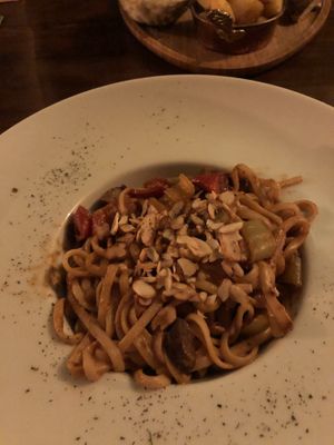Vegan noodles with peanut butter sauce  at Bistro Floyd in Antalya