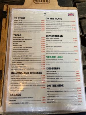 Full Menu with veggie option indicated at Villa 6 in Sintra
